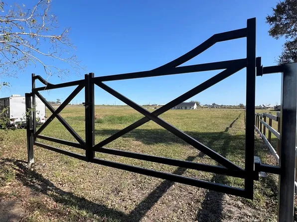 3320 Fm 149 E, Fulks Run, VA 22830