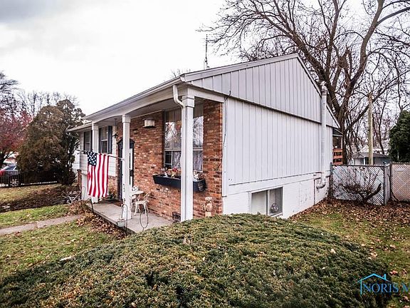 2nd image of 2258 Rose Hill Dr
