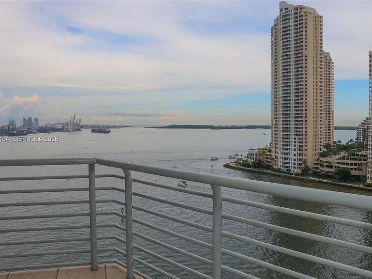 325 Biscayne Blvd #1523 — Photo 13