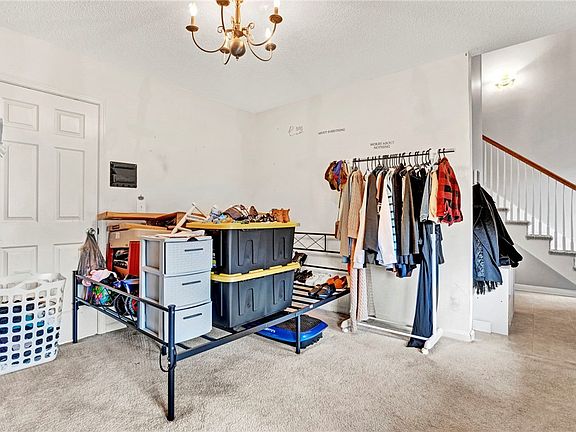 5th image of 133 Hurst Ave