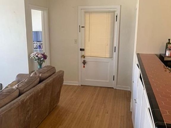 4th image of 1515 W Jefferson St APT 6
