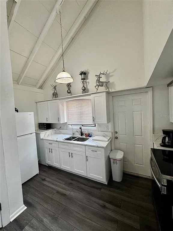 2 bed, 1.5 bath, 1143 sqft, $1,950 — Photo 3