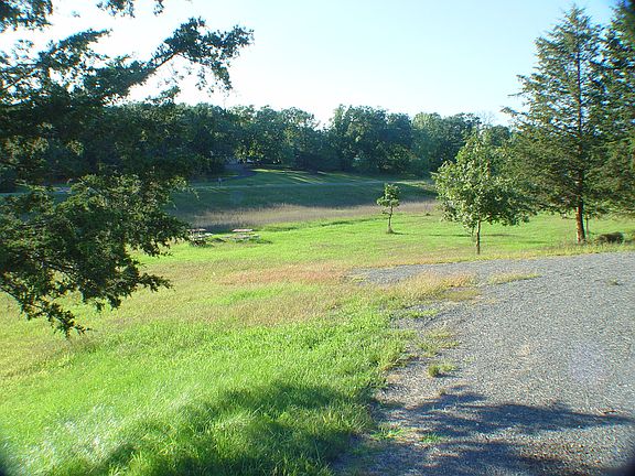4th image of 566 217th Ave
