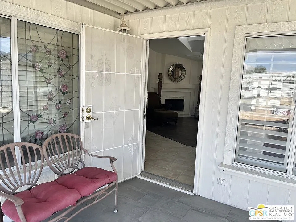 3 bed, 1940 sqft, $3,250 — Photo 2