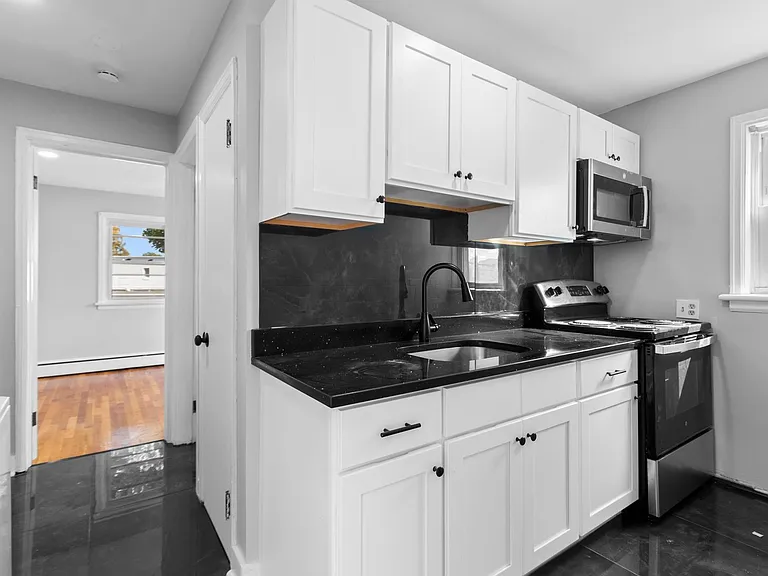 26 Golden Hill St — Photo 3