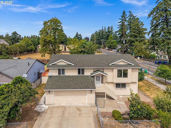 3rd image of 3857 SE 136th Ave