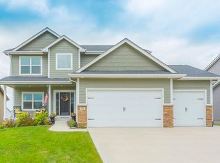 175 NE Fox Run Trl, Waukee, IA 50263