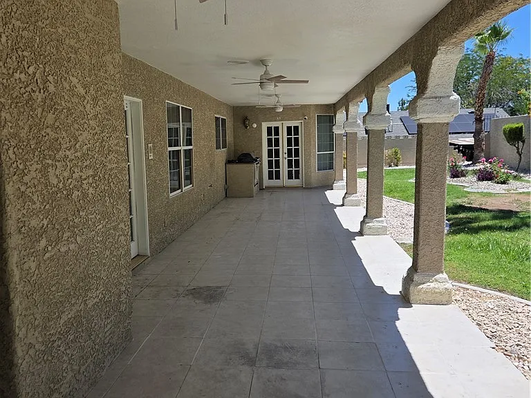 3013 W Oakey Blvd — Photo 29