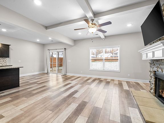 5th image of 209 Towes Ln