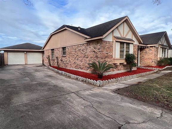 2nd image of 4811 Rainwater Dr