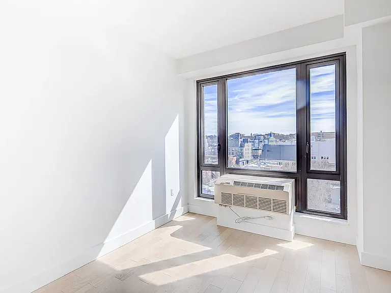 635 4th Ave #1104 — Photo 2