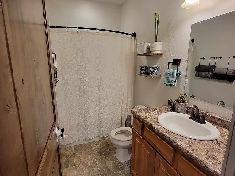 110 Bernie Rd — Photo 22