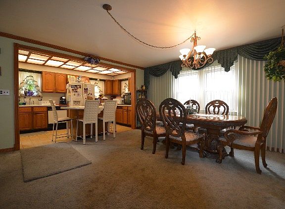 5th image of 45 Curtis Ln