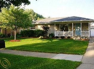 41618 Harvard Dr, Sterling Heights, MI 48313