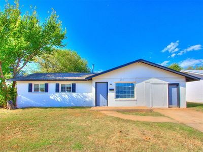 2513 N Nottingham Way, Moore, OK, 73160