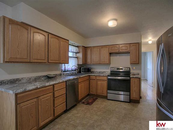 3rd image of 3248 S 126th Ave