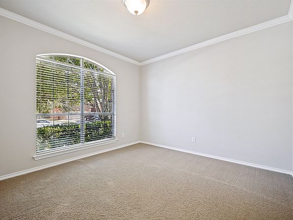 4th image of 3225 Buckthorn Ln