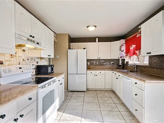 2nd image of 2313 S Pinebrook Ln #15