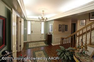 2nd image of 3820 Fleetwood Dr