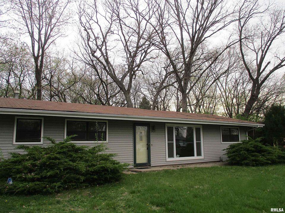 1st image of 2437 W Huntington Dr