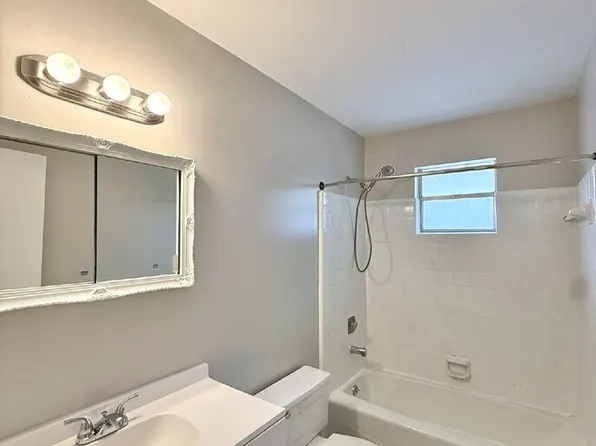 102 Woodhouse Ln #C, Savannah, GA 31406