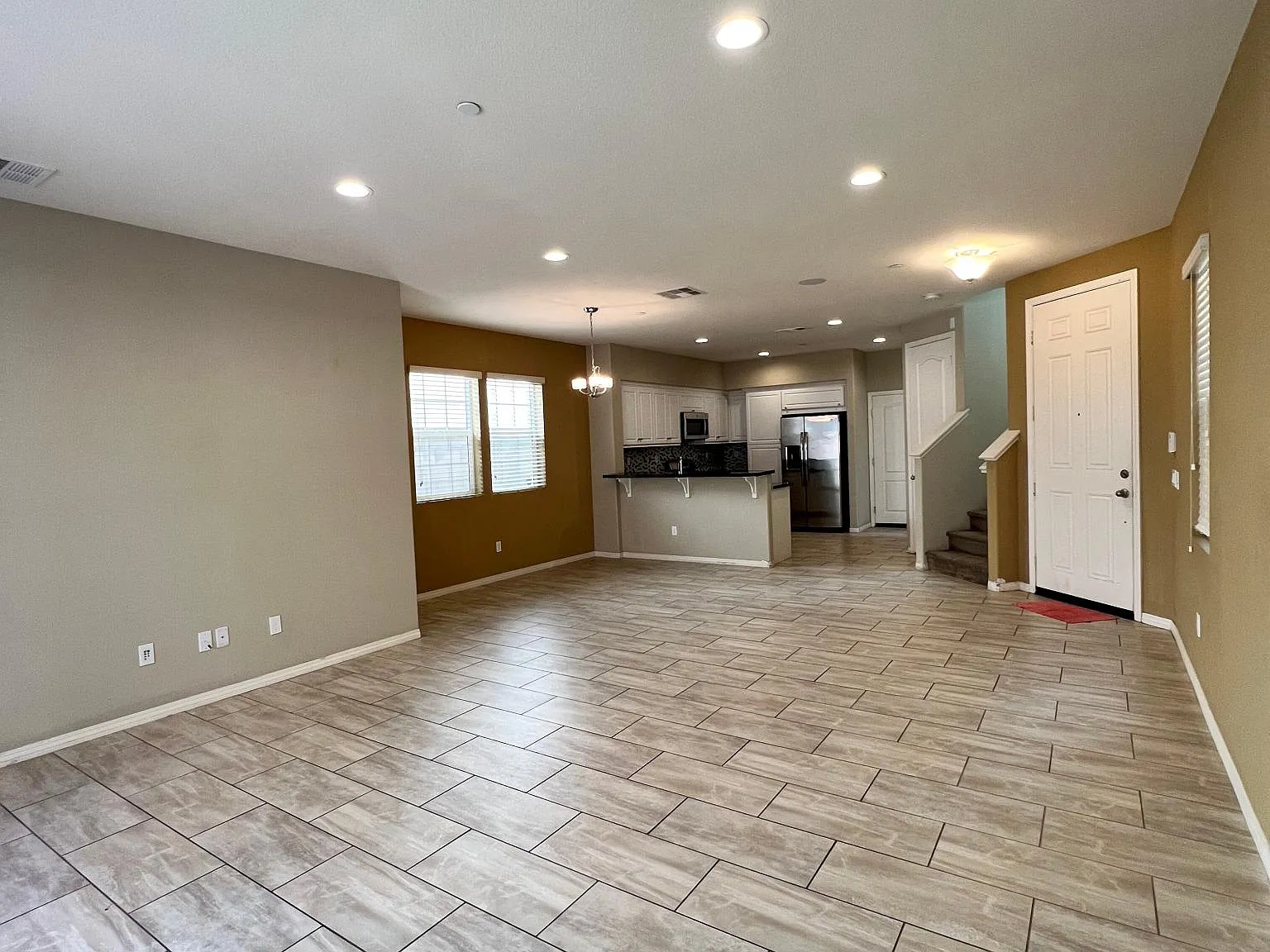 3 bed, 2.5 bath, 1723 sqft, $2,950 — Photo 4