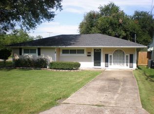 6501 Verde St, Groves, TX 77619