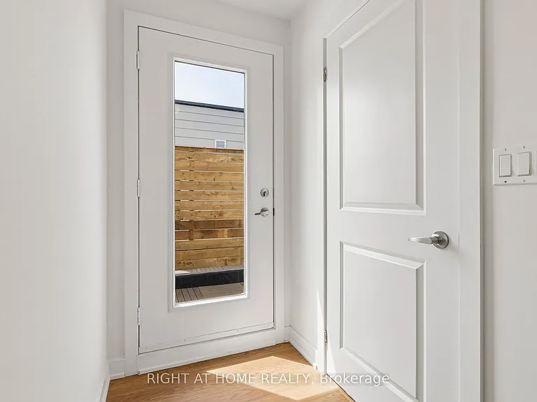 15100 Yonge St #206 — Photo 38