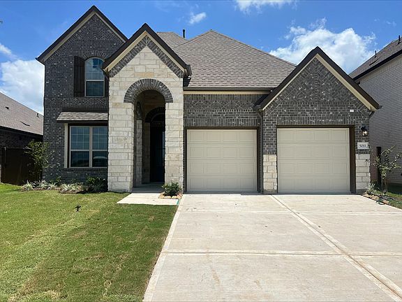 5011 Waxwing Dr