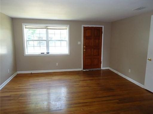 2nd image of 1825 Cimarron St