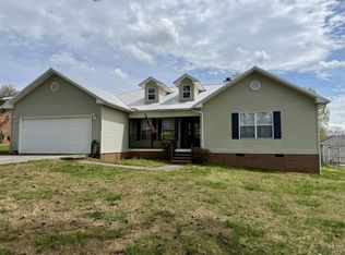 2908 W Woodbine Dr, Maryville, TN 37803