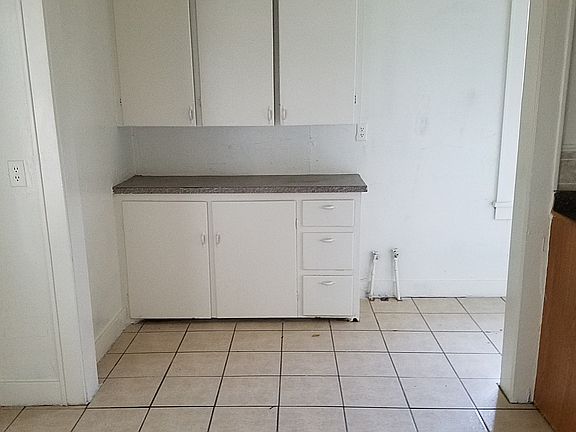 4th image of 1536 NE 24th St
