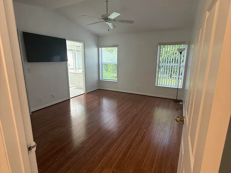 100 Cocoplum Cir — Photo 15