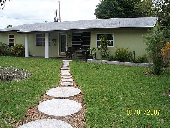 3rd image of 1416 NE 27th St