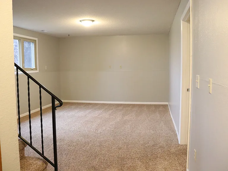 2605 8th Ave NW — Photo 12