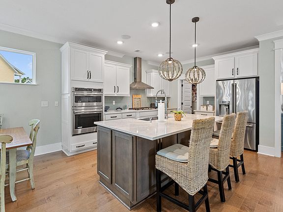 5th image of 401 Topsail Ct