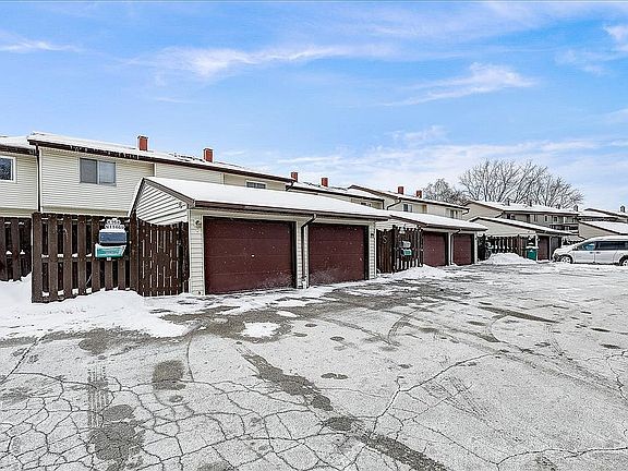 Private Garage and Yard