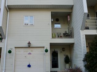 26 Grasmere Ct, Staten Island, NY 10305