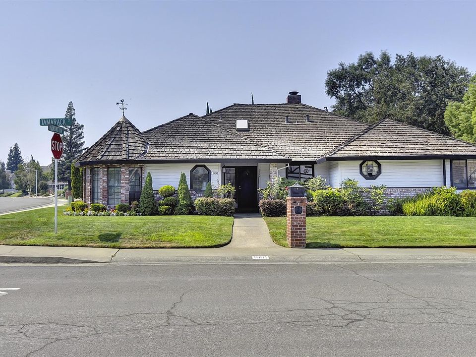 2nd image of 1001 Tamarack Ct