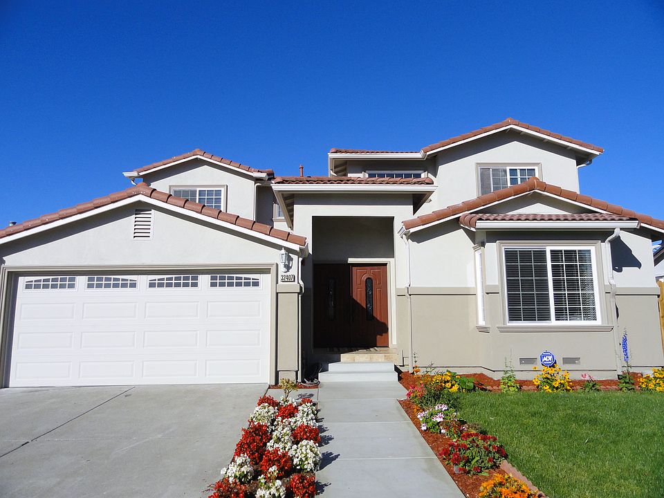 32407 Lois Way