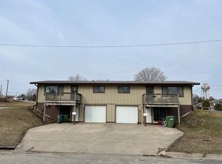 222 9th St SW, Waverly, IA 50677