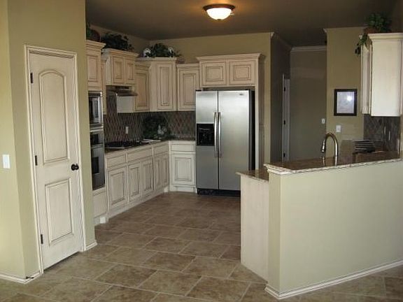 4th image of 12802 Brody Ct