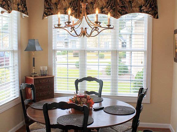 4th image of 215A Reserve Green Drive