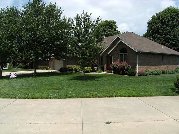 2nd image of 727 W Osage Dr