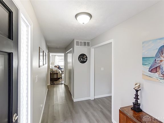 4th image of 1572 Roamont Dr