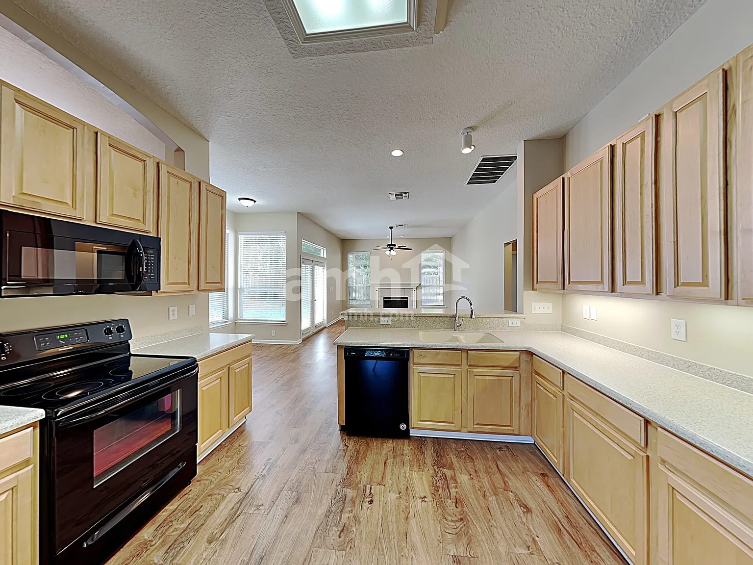 3 bed, 2.0 bath, 2151 sqft, $2,730 — Photo 3