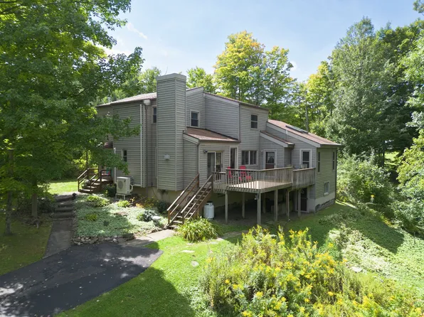 1567 Dutchtown Rd, Endicott, NY 13760