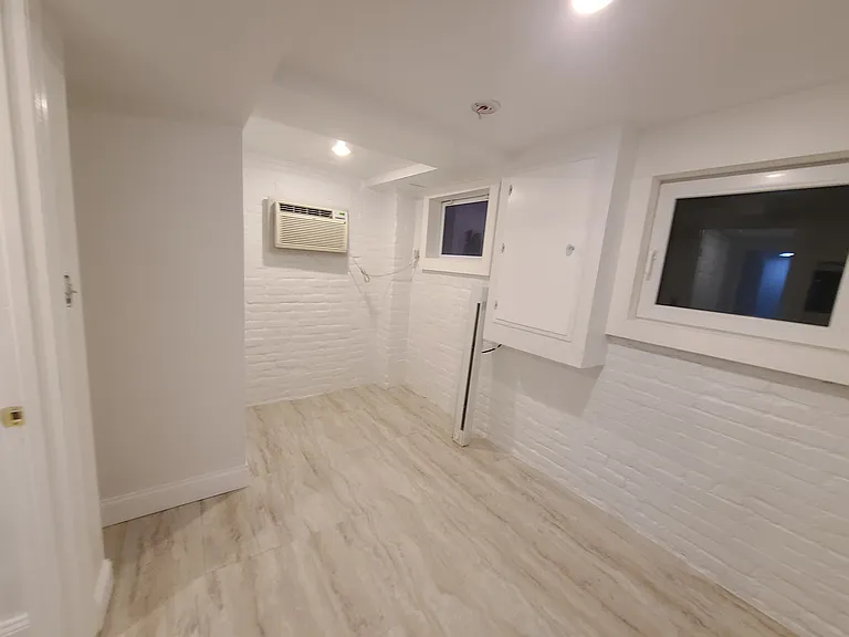 1754 Church St NW — Photo 10