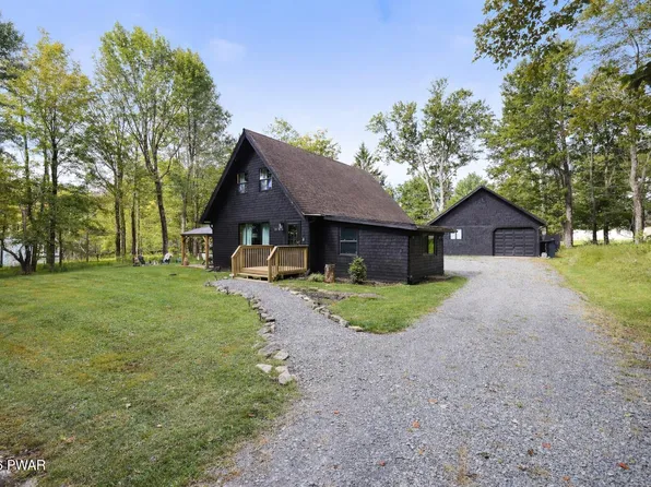 109 Hazleton Dr, Greentown, PA 18426