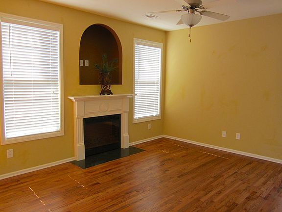 5th image of 1725 Tailmore Ln